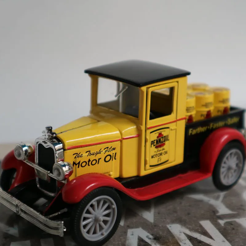 1/32 1928 small truck truck retro classic car simulation die casting alloy collector version vehicle model home decoration kids
1/32 1928 small truck truck retro classic car simulation die casting alloy collector version vehicle model home decoration kids
