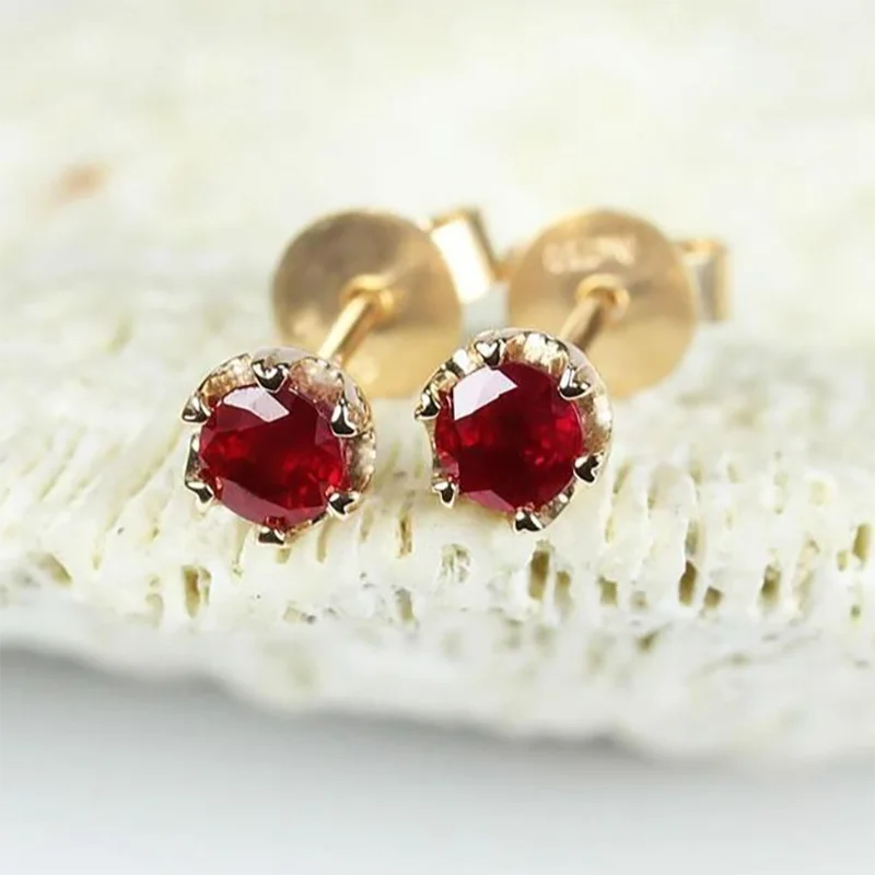 Designer original craftsmanship unique six-claw inlaid ruby face earrings light luxury charm women's brand silver jewelry
Designer original craftsmanship unique six-claw inlaid ruby face earrings light luxury charm women's brand silver jewelry