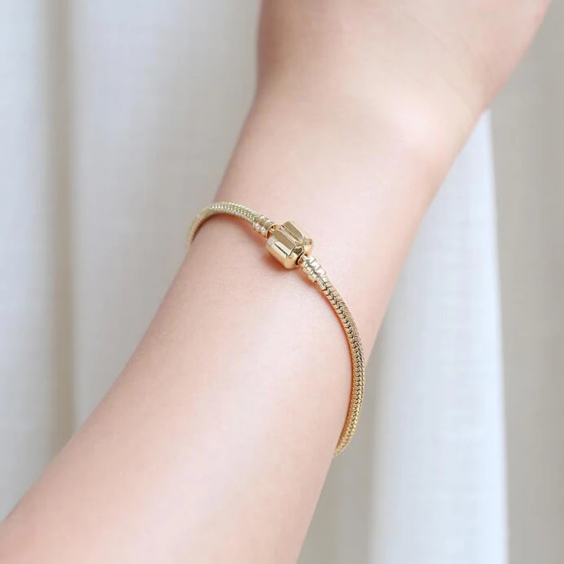 YANHUI Women Rose Gold Color Snake Chain Bracelet Fit Original Beads Charm DIY Bracelet Bangle Silver 925 Jewelry Sieraden
YANHUI Women Rose Gold Color Snake Chain Bracelet Fit Original Beads Charm DIY Bracelet Bangle Silver 925 Jewelry Sieraden