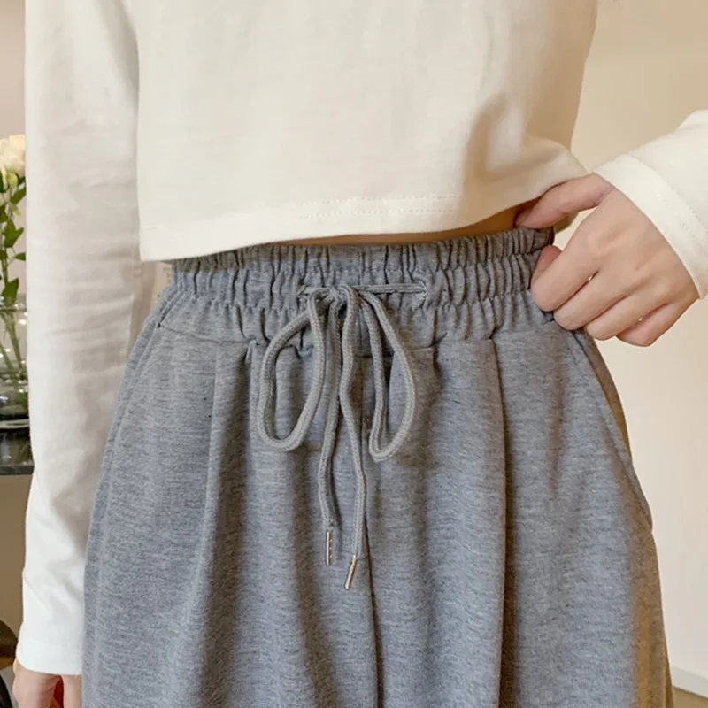 Spring Autumn Sports Harem Pants Korean Sporty Style Casual Loose Comfort Fashion Wild Trousers Women High Waist Harem Pants
Spring Autumn Sports Harem Pants Korean Sporty Style Casual Loose Comfort Fashion Wild Trousers Women High Waist Harem Pants