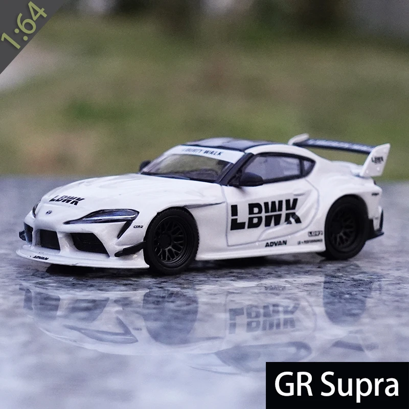 MINI GT 1:64 LBWK LB работает Toyota GR Supra белая литая модель автомобиля из сплава
MINI GT 1:64 LBWK LB работает Toyota GR Supra белая литая модель автомобиля из сплава