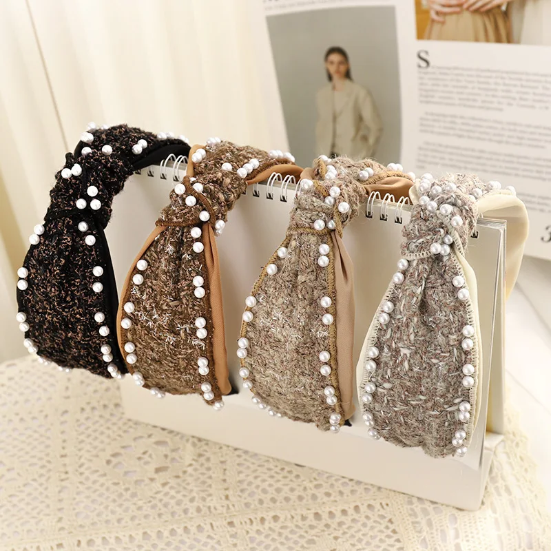 Korean Beaded Designer Knitted Hairband Headwear Woman Retro Pearl Hair Hoop Hair Accessories Girl Warm Cross Knot Headband
Korean Beaded Designer Knitted Hairband Headwear Woman Retro Pearl Hair Hoop Hair Accessories Girl Warm Cross Knot Headband
