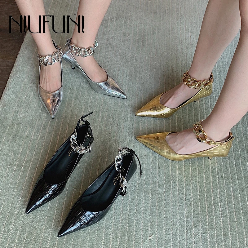 Autumn Fashion Metal Chain Buckle Low Heels Pointed Toe Women Shoes Gold Silver Slip-On Stiletto Hollow Dress Pumps Shoes Sexy
Autumn Fashion Metal Chain Buckle Low Heels Pointed Toe Women Shoes Gold Silver Slip-On Stiletto Hollow Dress Pumps Shoes Sexy