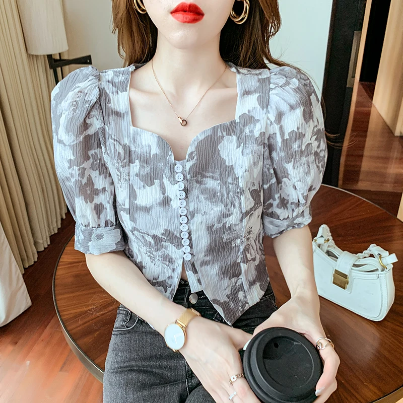 Single-Breasted Printed Blouse Women Summer Short Sleeve Short Cropped Tops Female Chic Sexy Slim Puff Sleeve Shirts
Single-Breasted Printed Blouse Women Summer Short Sleeve Short Cropped Tops Female Chic Sexy Slim Puff Sleeve Shirts