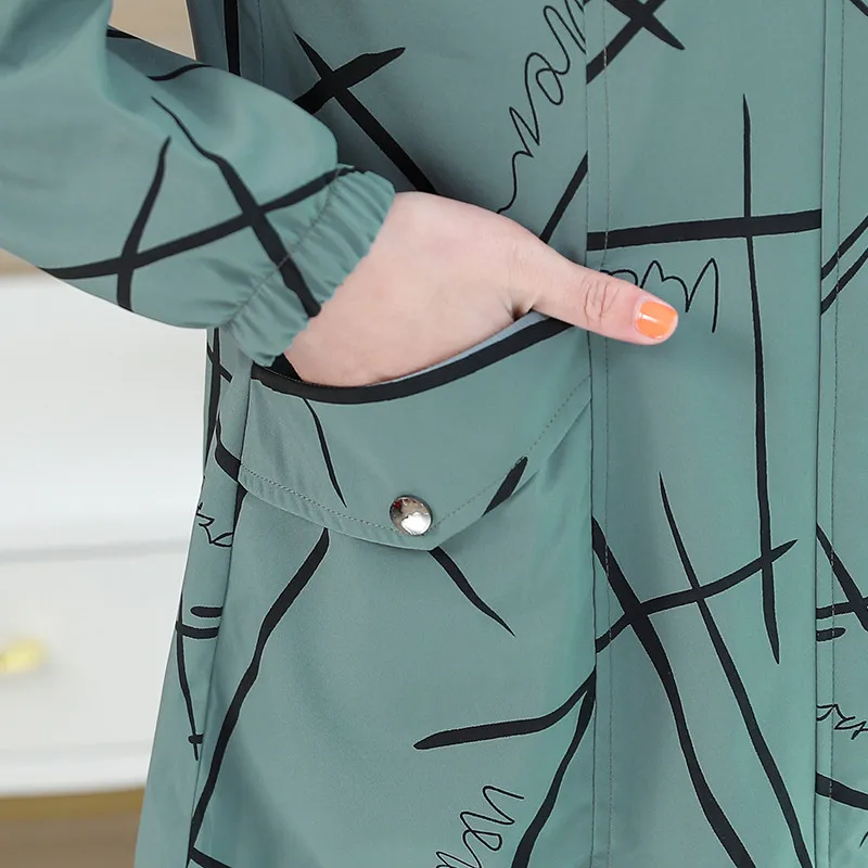 Retro Fashion Middle-Aged Windbreaker Female Plus Size 5XL Print Hooded Coat Women Spring New Overcoat Elegant Female Outerwear
Retro Fashion Middle-Aged Windbreaker Female Plus Size 5XL Print Hooded Coat Women Spring New Overcoat Elegant Female Outerwear