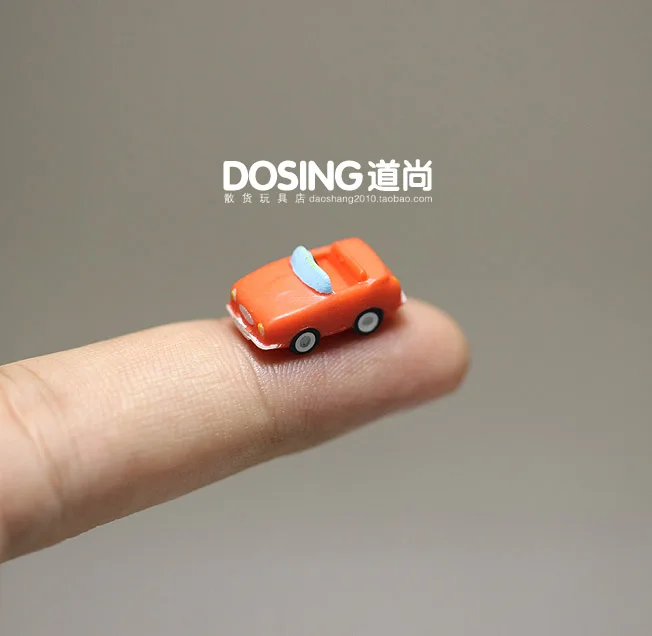 Ультра-маленькая мини-модель красного автомобиля миниатюрные сцена украшения