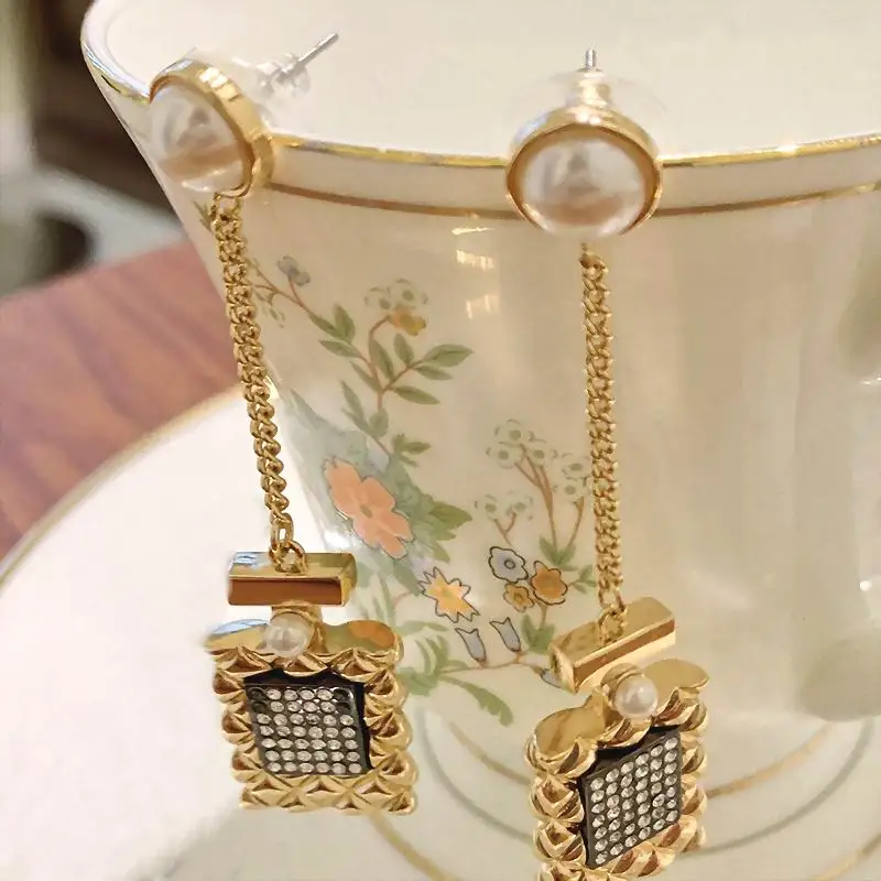 Korean Creative Geometric Long Drop Earrings For Women Etrendy New Jewelry Personality Fashion Earings Wholesale
Korean Creative Geometric Long Drop Earrings For Women Etrendy New Jewelry Personality Fashion Earings Wholesale