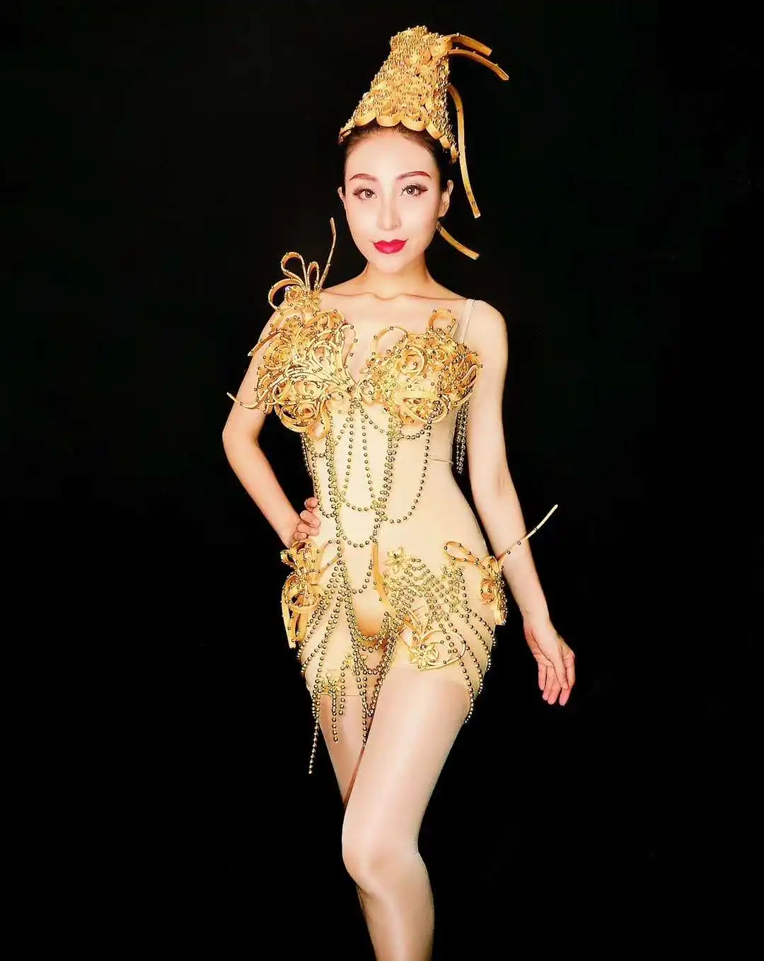 Golden Nude Blingbling Dancing Womens Diamond Outfits Rhinestones Sparkly Jumpsuit
Golden Nude Blingbling Dancing Womens Diamond Outfits Rhinestones Sparkly Jumpsuit