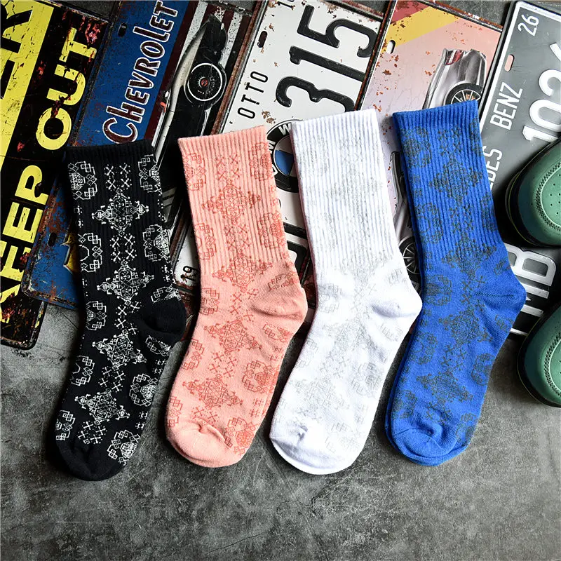 Fashion New AF1 Silk Hip hop Men Clothing Crew Sock Cotton Street Joint Name Harajuku Retro Personality Street Sports High Socks
Fashion New AF1 Silk Hip hop Men Clothing Crew Sock Cotton Street Joint Name Harajuku Retro Personality Street Sports High Socks