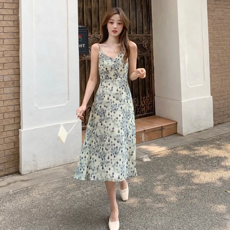 Summer Dress 2021 Ladies Flower Print Suspender Skirt Female V-neck Sleeveless Hem A-line Chiffon Dress
Summer Dress 2021 Ladies Flower Print Suspender Skirt Female V-neck Sleeveless Hem A-line Chiffon Dress