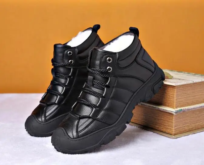 Large Size 11 12 Winter Sheep Fur Men Boots Fashion Men Warm Rubber Sewing Shoes Outdoor Thick-soled Casual Leather Shoes 
Large Size 11 12 Winter Sheep Fur Men Boots Fashion Men Warm Rubber Sewing Shoes Outdoor Thick-soled Casual Leather Shoes