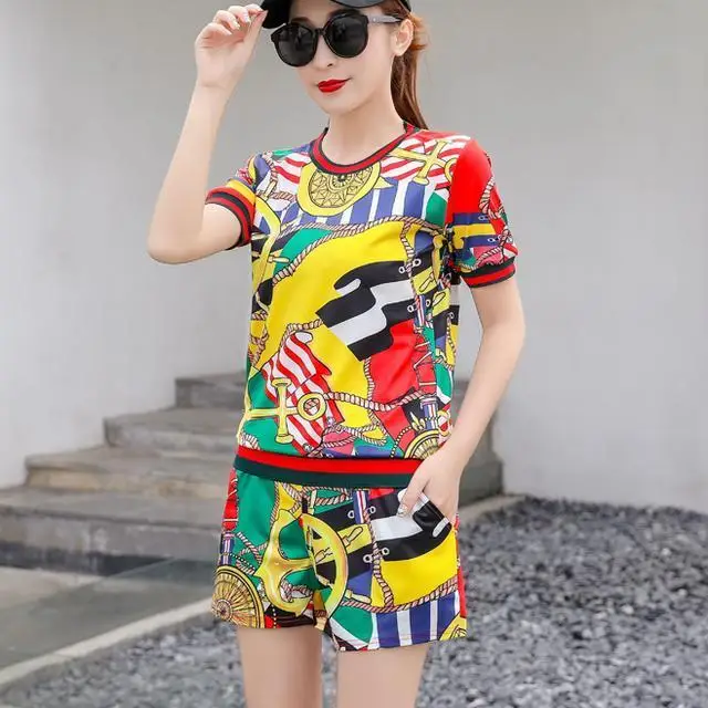 2021 spring and summer new personalized printed color short sleeve T-shirt shorts fashion suit casual two-piece set
2021 spring and summer new personalized printed color short sleeve T-shirt shorts fashion suit casual two-piece set