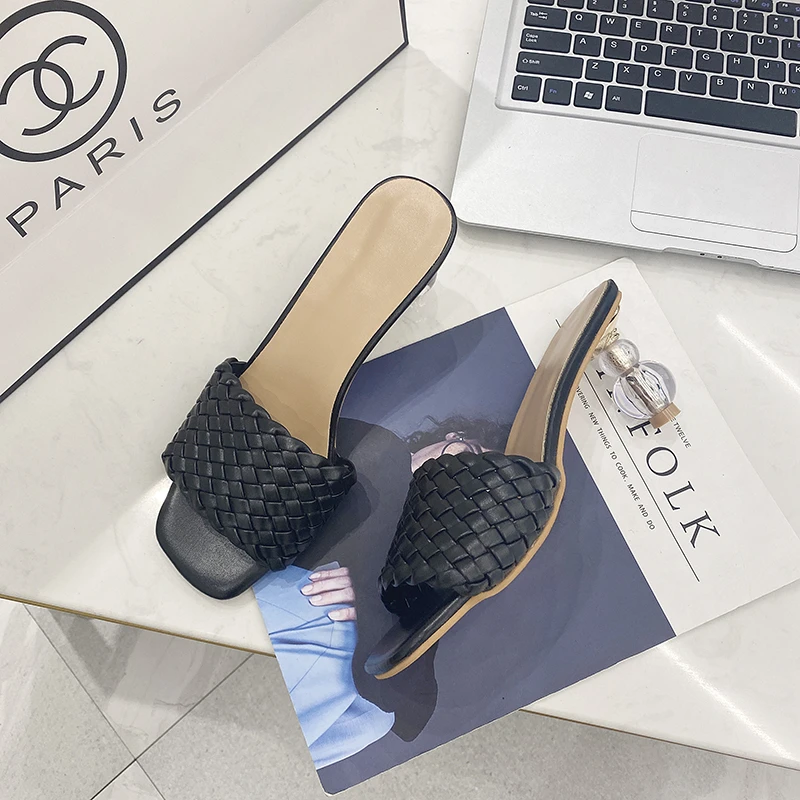 Women's Slippers 2021 New Transparent High Heels Women Square Toe Sandals Summer Shoes for Women Pumps Heels Modern Slippers
Women's Slippers 2021 New Transparent High Heels Women Square Toe Sandals Summer Shoes for Women Pumps Heels Modern Slippers