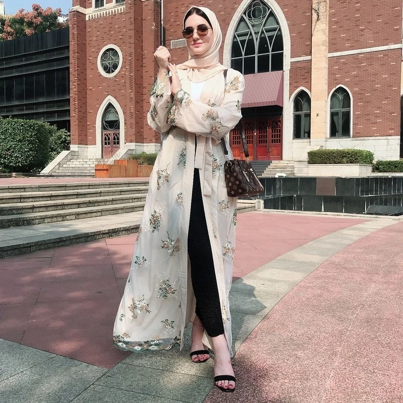 Dubai Middle East Saudi Arabia Lace Embroidery Cardigan Robe Muslim Fashion Kaftan Autumn Ladies Robe Dress 2021Abaya Turkey
Dubai Middle East Saudi Arabia Lace Embroidery Cardigan Robe Muslim Fashion Kaftan Autumn Ladies Robe Dress 2021Abaya Turkey