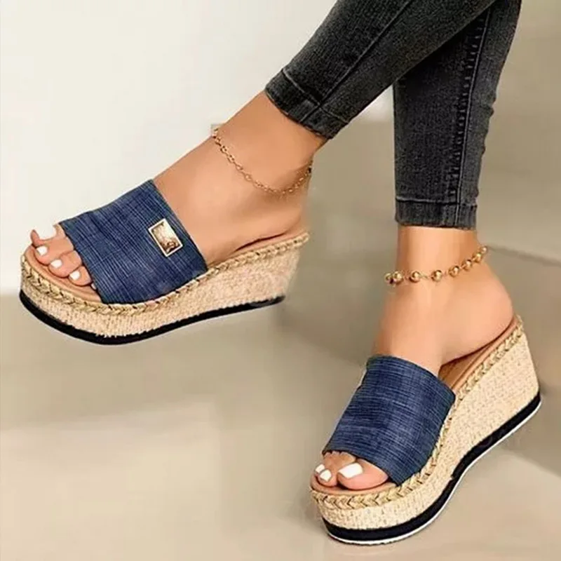 Wedges Women Slippers Summer Soft Sandals 2021 New Female Shoes Fashion Heeled Shoes Casual High Hell Slides Slippers Women
Wedges Women Slippers Summer Soft Sandals 2021 New Female Shoes Fashion Heeled Shoes Casual High Hell Slides Slippers Women