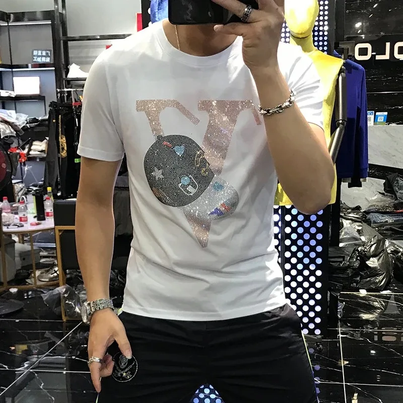 Summer New European Tide Brand Badge Embroidered Lapel T-shirt Personality Trendy Fashionable Man Short Sleeve Polo Shirt
Summer New European Tide Brand Badge Embroidered Lapel T-shirt Personality Trendy Fashionable Man Short Sleeve Polo Shirt