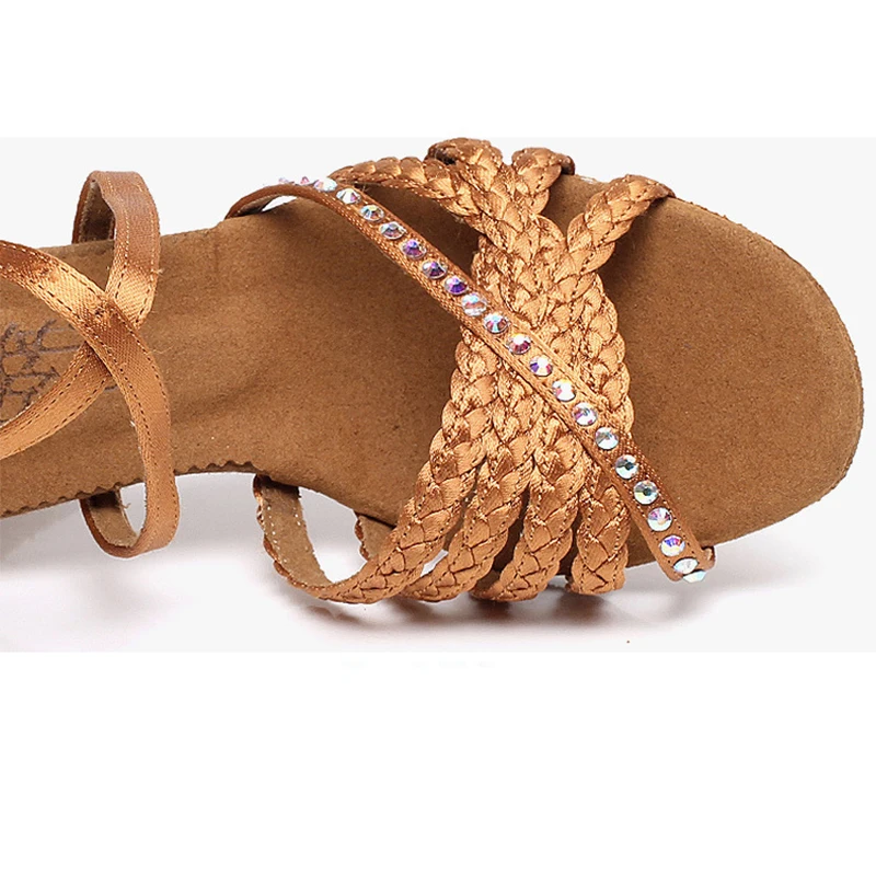 Tan 3.5inch high heel Braid Satin With Rhinstones High Quality Comfortable Women bachata Latin Dance Shoes BD Dance Shoes 2380
Tan 3.5inch high heel Braid Satin With Rhinstones High Quality Comfortable Women bachata Latin Dance Shoes BD Dance Shoes 2380