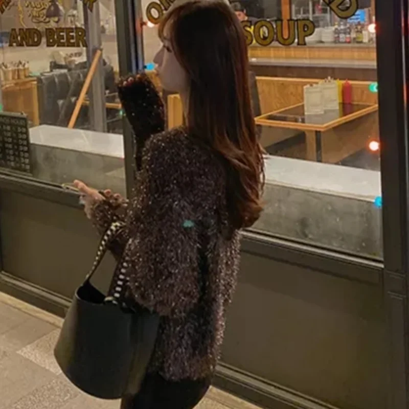 Autumn and winter Korean style black loose round neck blouse lantern long sleeve pullover blouse women
Autumn and winter Korean style black loose round neck blouse lantern long sleeve pullover blouse women