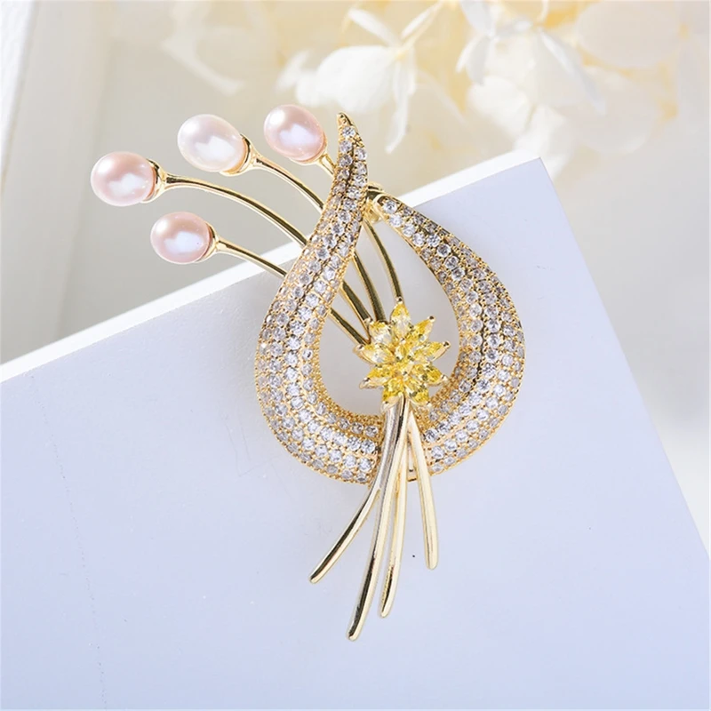 Temperamental Brooches for Women Vintage Fashion Style Elegant Wedding Pins Party Brooch Accessories
Temperamental Brooches for Women Vintage Fashion Style Elegant Wedding Pins Party Brooch Accessories
