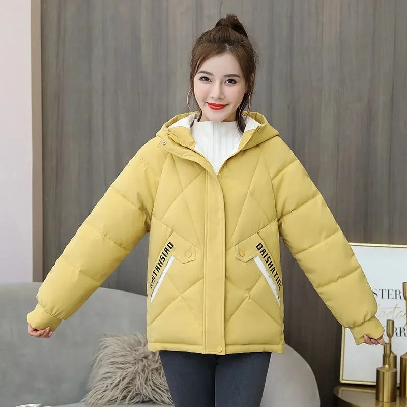 Winter Cotton Padded Crop Jacket Women Thick Warm Casual Loose Short Parkas Hooded Letter Print Female Fashion Quilted Coat
Winter Cotton Padded Crop Jacket Women Thick Warm Casual Loose Short Parkas Hooded Letter Print Female Fashion Quilted Coat