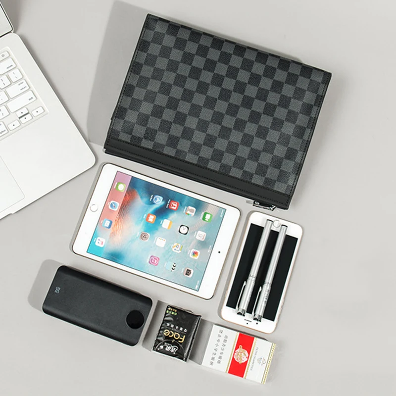 Mens Envelope Bags Clutch Handbags Classic Plaid Design Business Man Luxury Bag iPad Clutch Purse Wallet For Man Clutch Bag
Mens Envelope Bags Clutch Handbags Classic Plaid Design Business Man Luxury Bag iPad Clutch Purse Wallet For Man Clutch Bag
