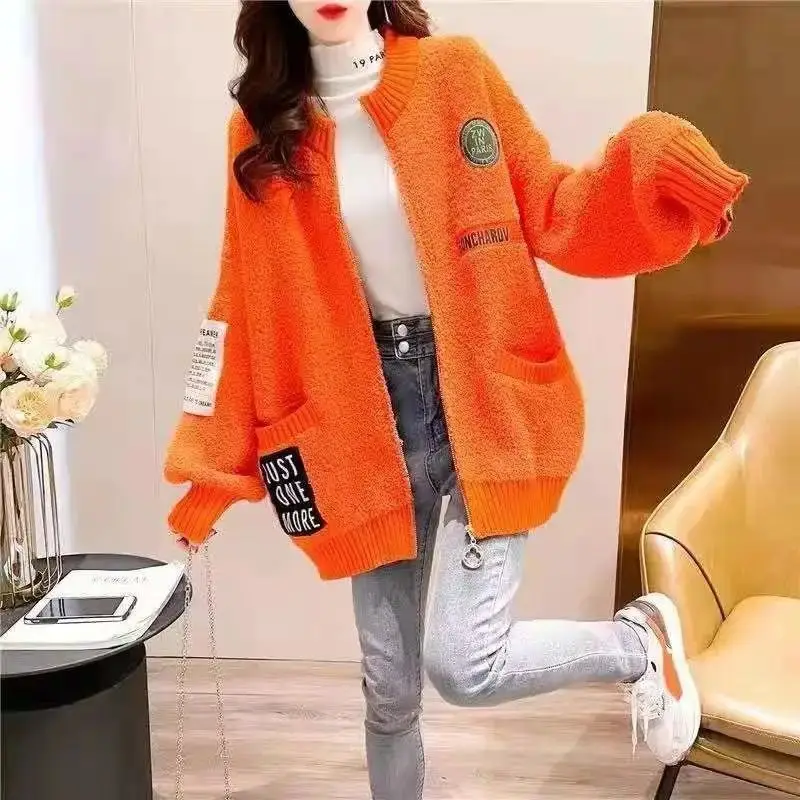 Autumn and winter 2021 new lamb wool coat women's candy color loose and versatile thickened top Korean cardigan sweater
Autumn and winter 2021 new lamb wool coat women's candy color loose and versatile thickened top Korean cardigan sweater