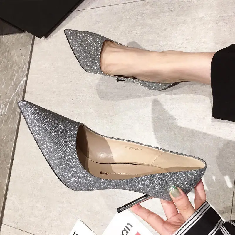 34-41 Shoes Woman Plus Size 9cm Luxury Designer Women High Heels Fine with Sequined French Sexy Pointed Shoes Black Silver Gold
34-41 Shoes Woman Plus Size 9cm Luxury Designer Women High Heels Fine with Sequined French Sexy Pointed Shoes Black Silver Gold