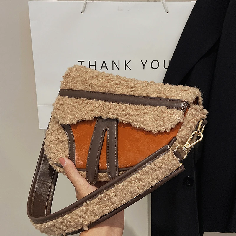VeryMe Pu Leather And Plush Crossbody Bags for Women 2021 Saddlebags Casual Concise Wide Shoulder Strap Shoulder Bag Sac A Main
VeryMe Pu Leather And Plush Crossbody Bags for Women 2021 Saddlebags Casual Concise Wide Shoulder Strap Shoulder Bag Sac A Main