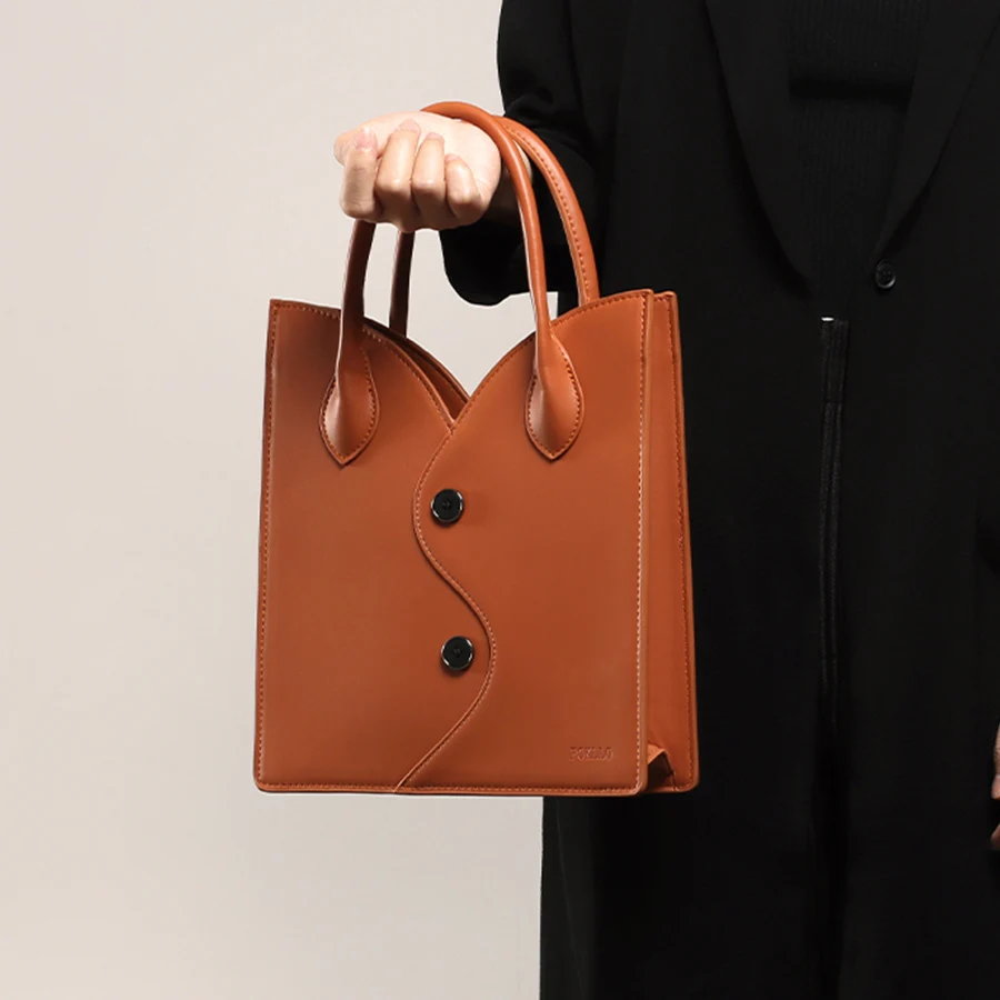 Retro Designer Suit Button Shape Tote Bags Luxury Handbags Women Bags Single Shoulder Messenger Crossbody Bag Leather Hand Bag
Retro Designer Suit Button Shape Tote Bags Luxury Handbags Women Bags Single Shoulder Messenger Crossbody Bag Leather Hand Bag