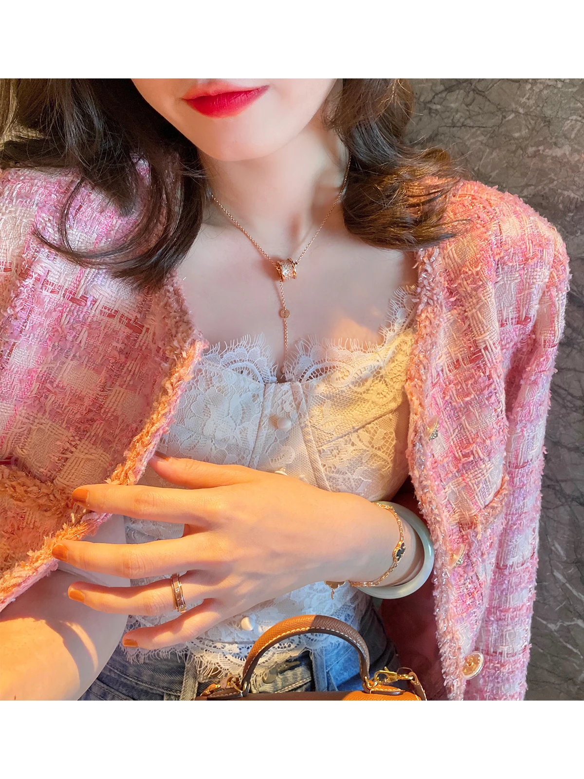 Pink Fashion Early Spring Short Celebrity Small Fragrance Coat Women's Spring and Autumn Thin 2021 New Women's Spring
Pink Fashion Early Spring Short Celebrity Small Fragrance Coat Women's Spring and Autumn Thin 2021 New Women's Spring