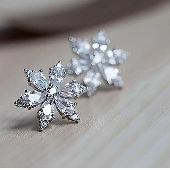 Elegant Rhinestone Crystal Silver Color Snowflake Stud Earrings For Women 2021 Fashion Jewelry Accessories
Elegant Rhinestone Crystal Silver Color Snowflake Stud Earrings For Women 2021 Fashion Jewelry Accessories
