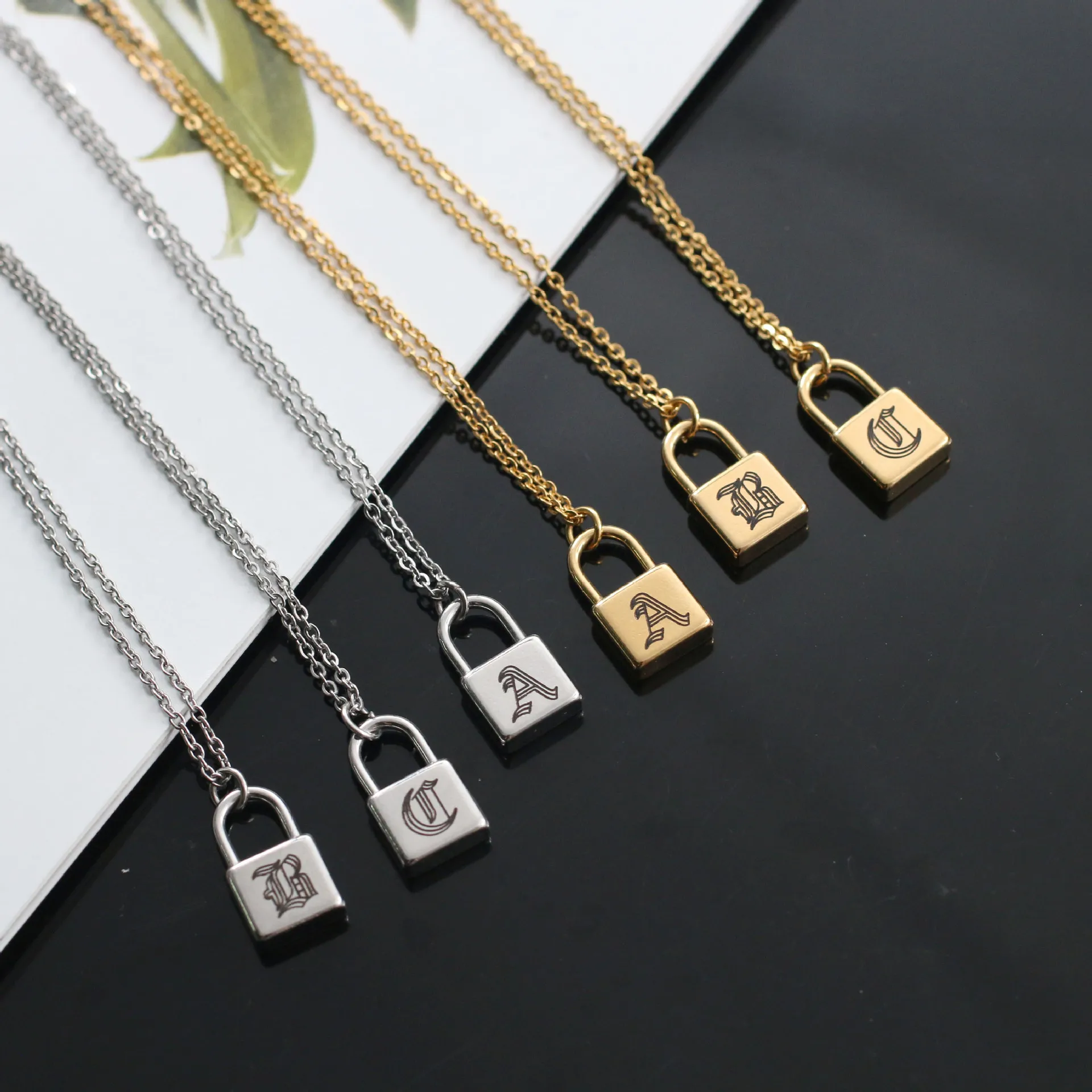 Fashion Stainless Steel Necklace Titanium Steel Cross Clavicle Bead Lock Gold Jewelry for Women Choker Myth Cloth Wholesale
Fashion Stainless Steel Necklace Titanium Steel Cross Clavicle Bead Lock Gold Jewelry for Women Choker Myth Cloth Wholesale