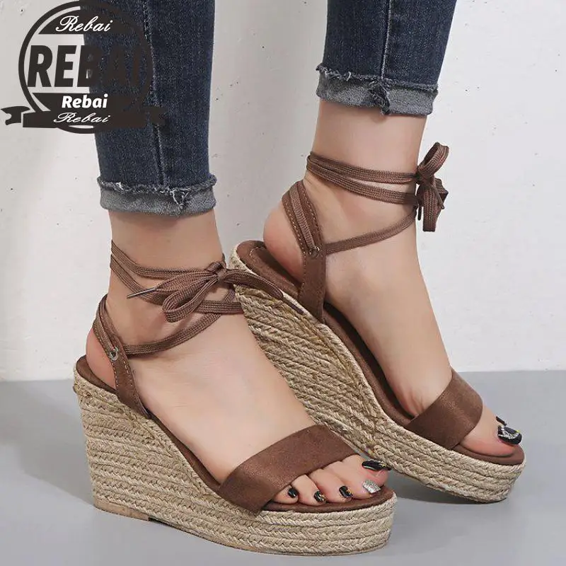 2021 Hot Women Platform Sandals New Fashion Cross Buckle Strap Mid Heel Shoes Wedding Party Dress Female 35-43
2021 Hot Women Platform Sandals New Fashion Cross Buckle Strap Mid Heel Shoes Wedding Party Dress Female 35-43