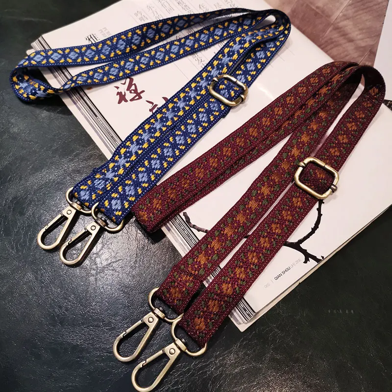 Mobile phone lanyard retro pattern Chinese style mobile phone case national tide shoulder strap adjustable retractable cord
Mobile phone lanyard retro pattern Chinese style mobile phone case national tide shoulder strap adjustable retractable cord