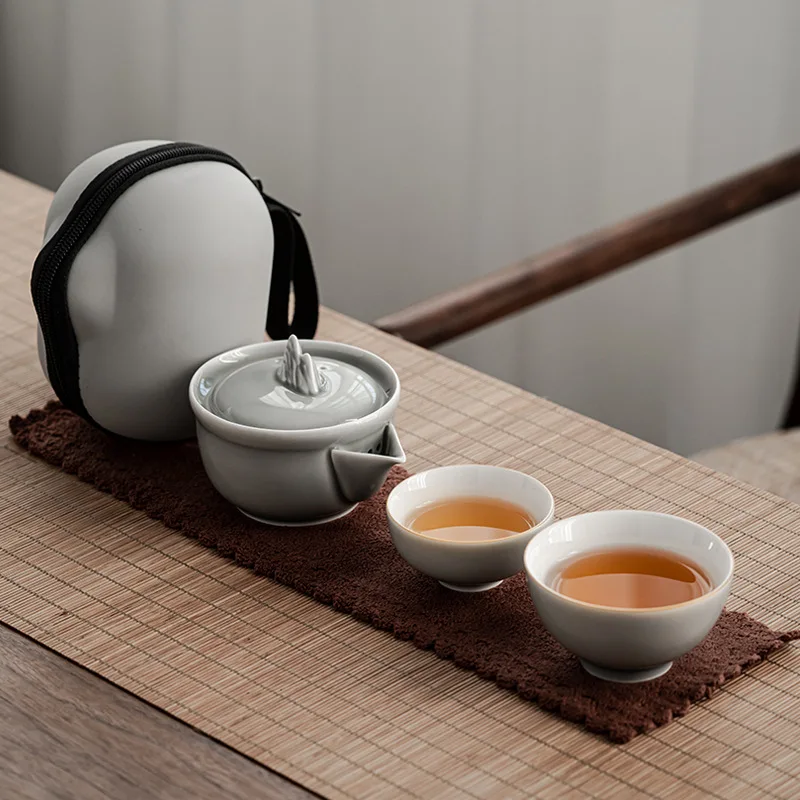 Ice Gray Glaze Iceberg Quick Cup Japanese Simple One Pot Two Cups Portable Travel Tea Set Porcelain Kung Fu Tea Set Gaiwan
Ice Gray Glaze Iceberg Quick Cup Japanese Simple One Pot Two Cups Portable Travel Tea Set Porcelain Kung Fu Tea Set Gaiwan