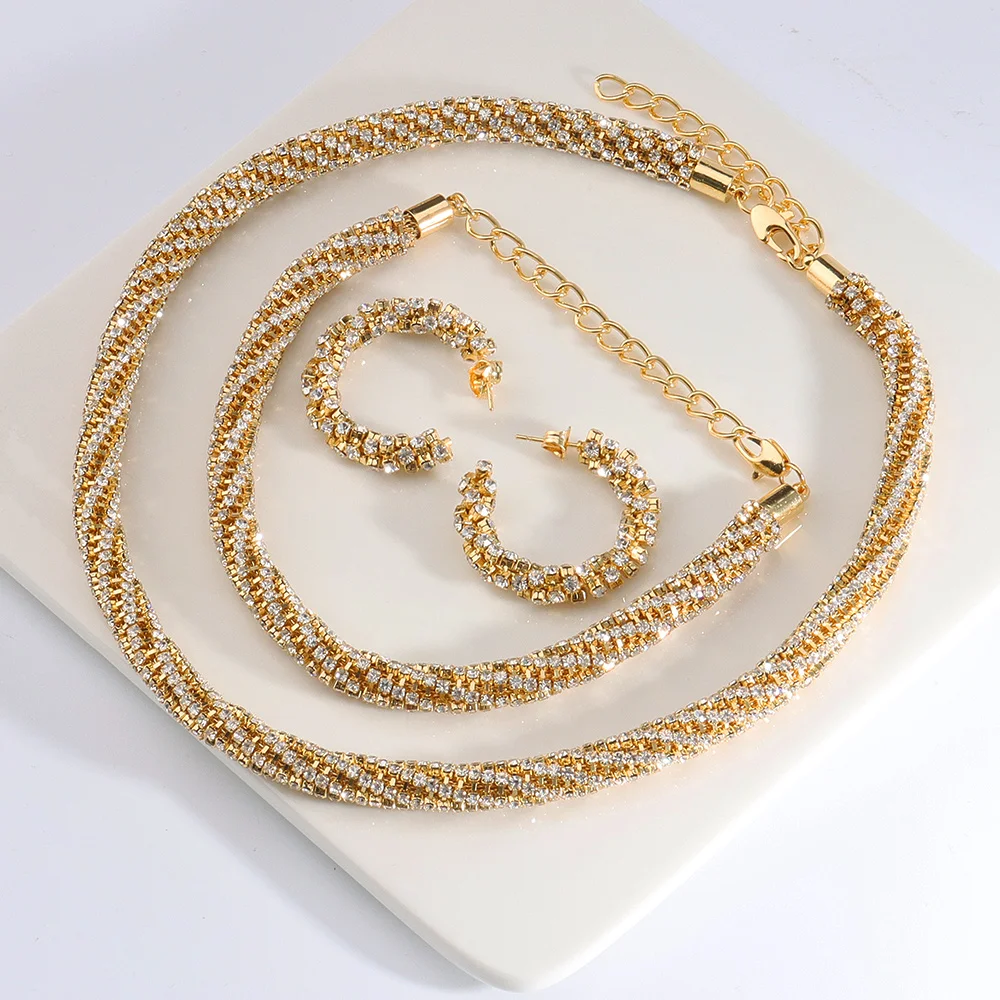 Dubai Women's Fashion Jewelry Set Strip Gold-Plated Necklace Earring Pendant Bracelet Dinner Accessories Anniversary Gift
Dubai Women's Fashion Jewelry Set Strip Gold-Plated Necklace Earring Pendant Bracelet Dinner Accessories Anniversary Gift