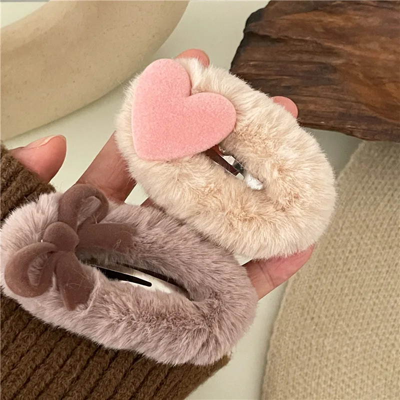 Autumn And Winter Warm Anti-rabbit Hair Plush Hairpin Side Clip Cute Girl Heart Love Bow Bb Clip Bangs Clip Korean Style
Autumn And Winter Warm Anti-rabbit Hair Plush Hairpin Side Clip Cute Girl Heart Love Bow Bb Clip Bangs Clip Korean Style