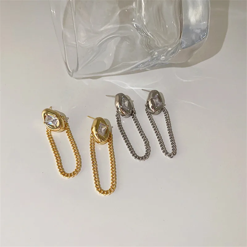 Copper 18 K Gold Plated Crystal Metal Chain Tassel Earrings Restoring Ancient Ways Of Individual Character Vogue Stud Earrings
Copper 18 K Gold Plated Crystal Metal Chain Tassel Earrings Restoring Ancient Ways Of Individual Character Vogue Stud Earrings