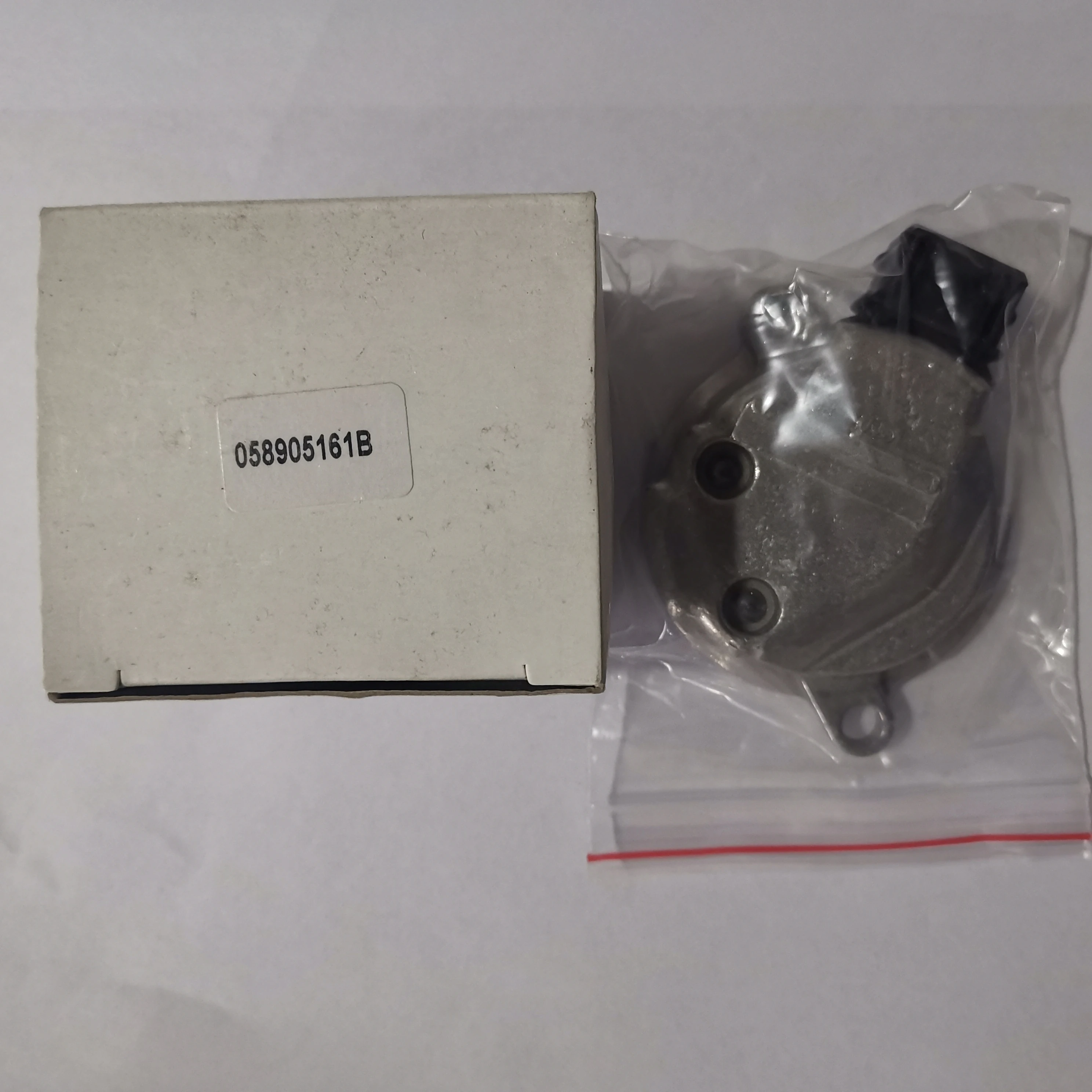Camshaft Position Sensor OEM 058905161B for Golf Beetle Passat Audi V8 V6 1.8T
Camshaft Position Sensor OEM 058905161B for Golf Beetle Passat Audi V8 V6 1.8T