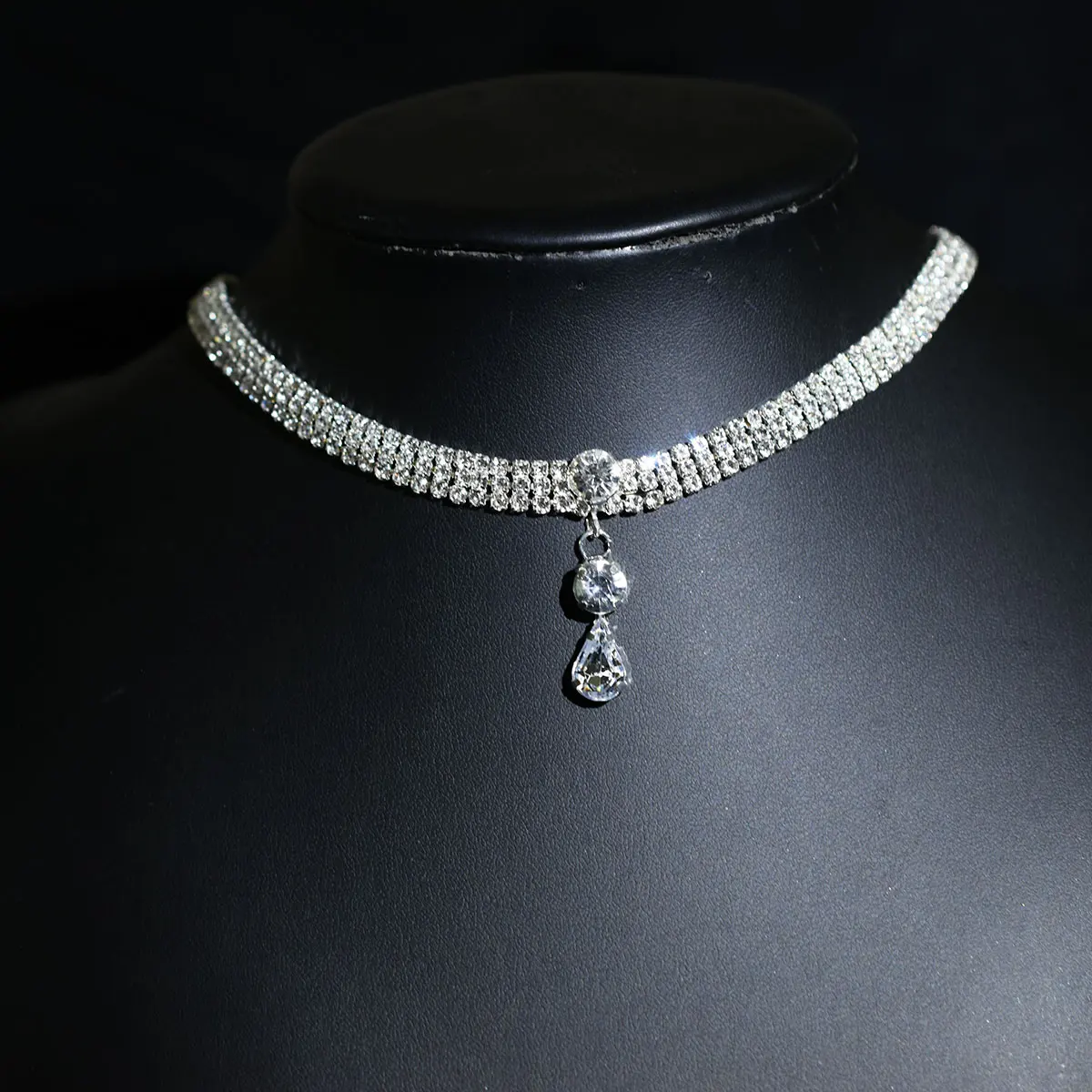 Jewelry Elegant Temperament High-End Round Water Drop Zircon Necklace Earrings Suit Exquisite Diamond Two-Piece Accessories
Jewelry Elegant Temperament High-End Round Water Drop Zircon Necklace Earrings Suit Exquisite Diamond Two-Piece Accessories