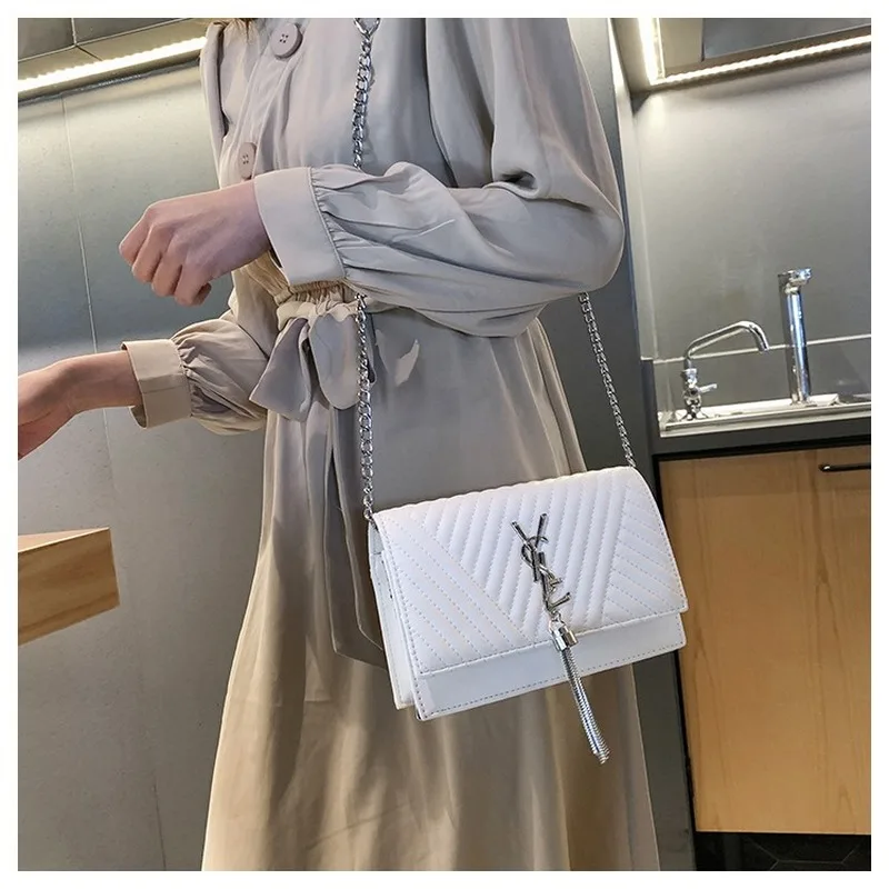 New Embroidery Tassel Chain Small Bag Soft Leather Texture Shoulder Bag Handbags Women Bags Crossbody Bags for Women Purse
New Embroidery Tassel Chain Small Bag Soft Leather Texture Shoulder Bag Handbags Women Bags Crossbody Bags for Women Purse
