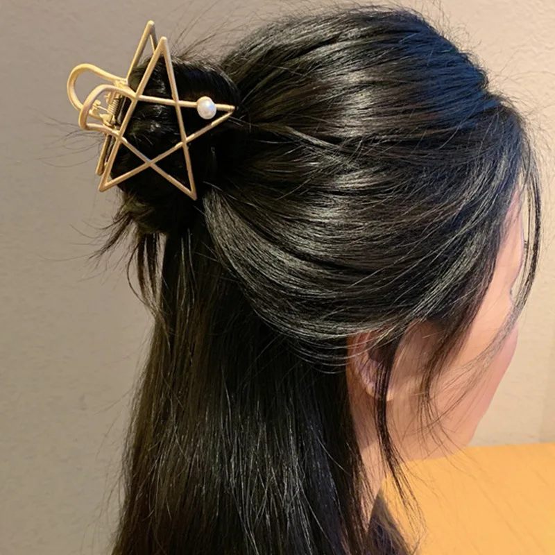 Metal Hair Claws Chic Barrettes Hairclips Headwear Ornaments Elegante Girls Cute Leopard Hollow Geometric Print Hair Accessories
Metal Hair Claws Chic Barrettes Hairclips Headwear Ornaments Elegante Girls Cute Leopard Hollow Geometric Print Hair Accessories