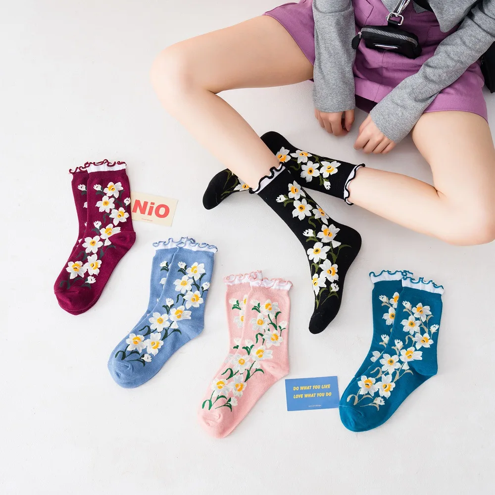 Female Mid-tube Autumn and Winter New Small Flower Curling Women's Socks Japanese Cotton Socks Wooden Ears Korean Version
Female Mid-tube Autumn and Winter New Small Flower Curling Women's Socks Japanese Cotton Socks Wooden Ears Korean Version