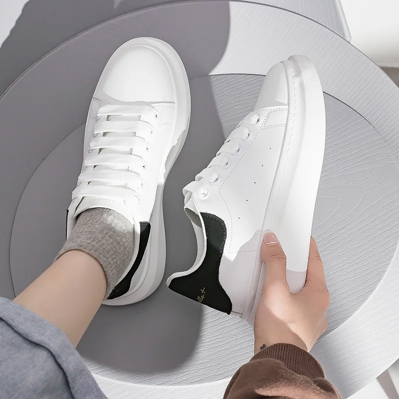 2021 New Lightweight and Comfortable White Shoes Female Korean Sports Casual Shoes Wild Trend Board Shoes Couple Shoes Old Shoes
2021 New Lightweight and Comfortable White Shoes Female Korean Sports Casual Shoes Wild Trend Board Shoes Couple Shoes Old Shoes