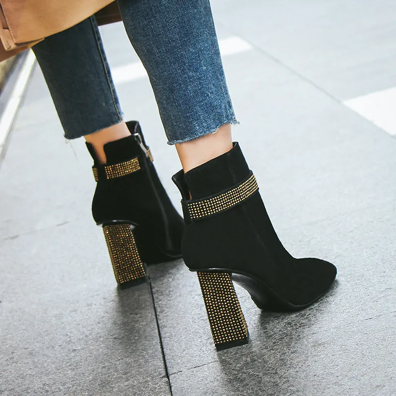 MEMUNIA 2020 top quality suede leather high heels party wedding shoes women ankle boots zip crystal autumn winter boots female
MEMUNIA 2020 top quality suede leather high heels party wedding shoes women ankle boots zip crystal autumn winter boots female