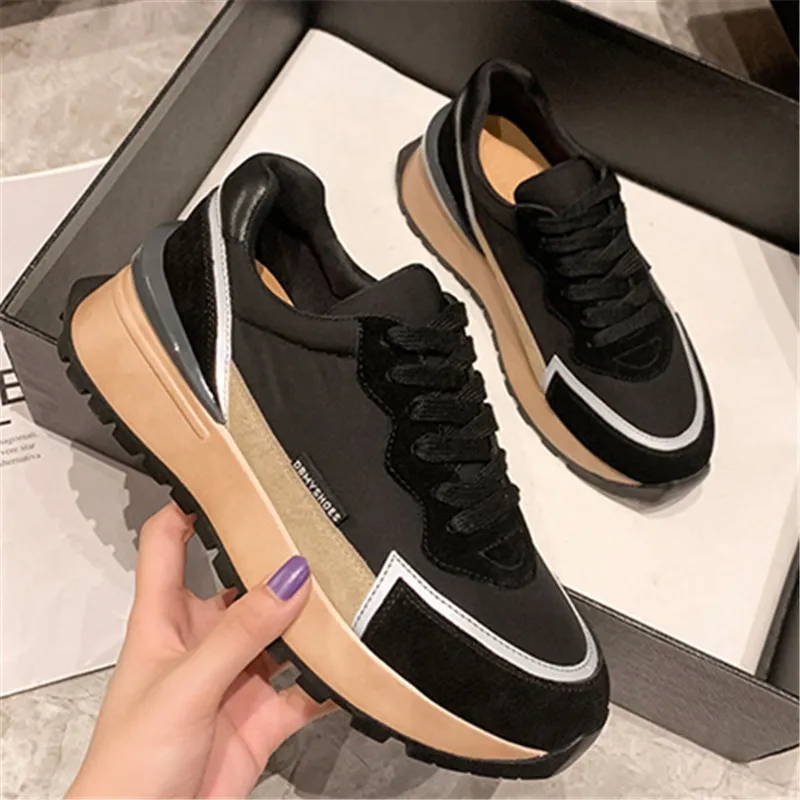 Spring Autumn Luminous Genuine Leather Women's Chunky Shoes Platform Casual Sports Female Running Shoes Fashion Ladies Sneaker
Spring Autumn Luminous Genuine Leather Women's Chunky Shoes Platform Casual Sports Female Running Shoes Fashion Ladies Sneaker