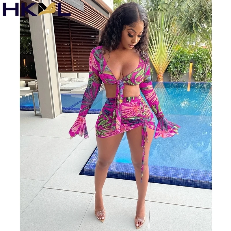 2021 Summer Women Set Tie Up Printed Mesh Crop Top and Drawstring Sexy Bodycon Two Piece Skirt Set
2021 Summer Women Set Tie Up Printed Mesh Crop Top and Drawstring Sexy Bodycon Two Piece Skirt Set