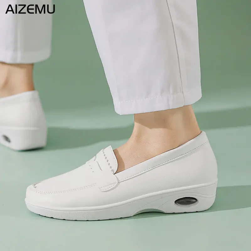 Кроссовки женские на платформе для медсестер, удобные туфли на танкетке, без шнуровки, Нескользящие, обувь для беременных, белые
Кроссовки женские на платформе для медсестер, удобные туфли на танкетке, без шнуровки, Нескользящие, обувь для беременных, белые
