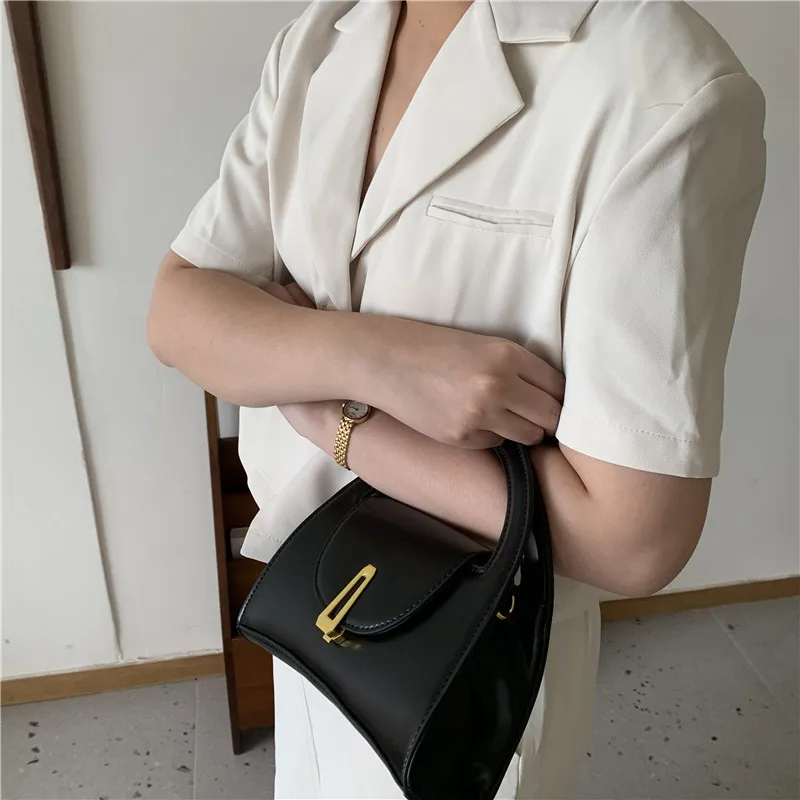 Bag New Fashion Simple One Shoulder Chain Handbag Temperament Lock Pu Women's Bag Texture Ssquare Tide
Bag New Fashion Simple One Shoulder Chain Handbag Temperament Lock Pu Women's Bag Texture Ssquare Tide