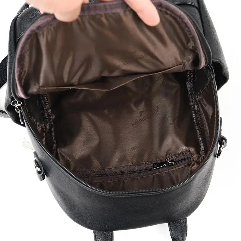 New College Style PU Leather Women Back Pack Classic Wild Designer Shopping Backbag Trendy Casual Travel Backpack for Teenager
New College Style PU Leather Women Back Pack Classic Wild Designer Shopping Backbag Trendy Casual Travel Backpack for Teenager